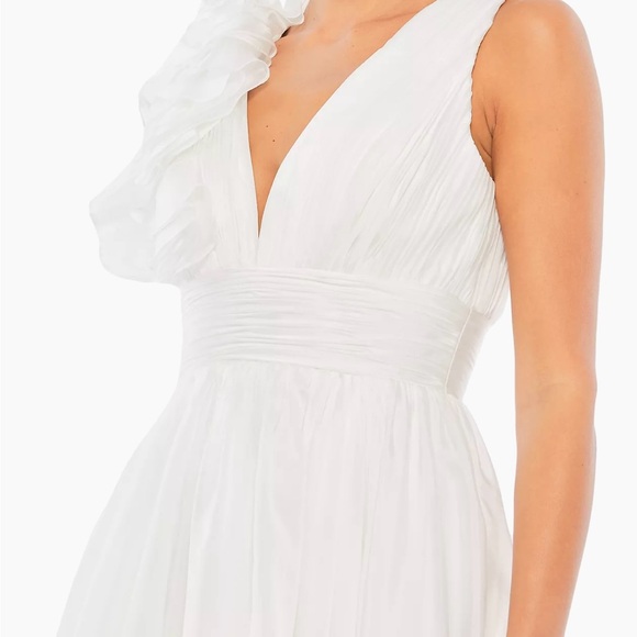 Mac Duggal Ruffle Shoulder Minidress - Picture 4 of 11